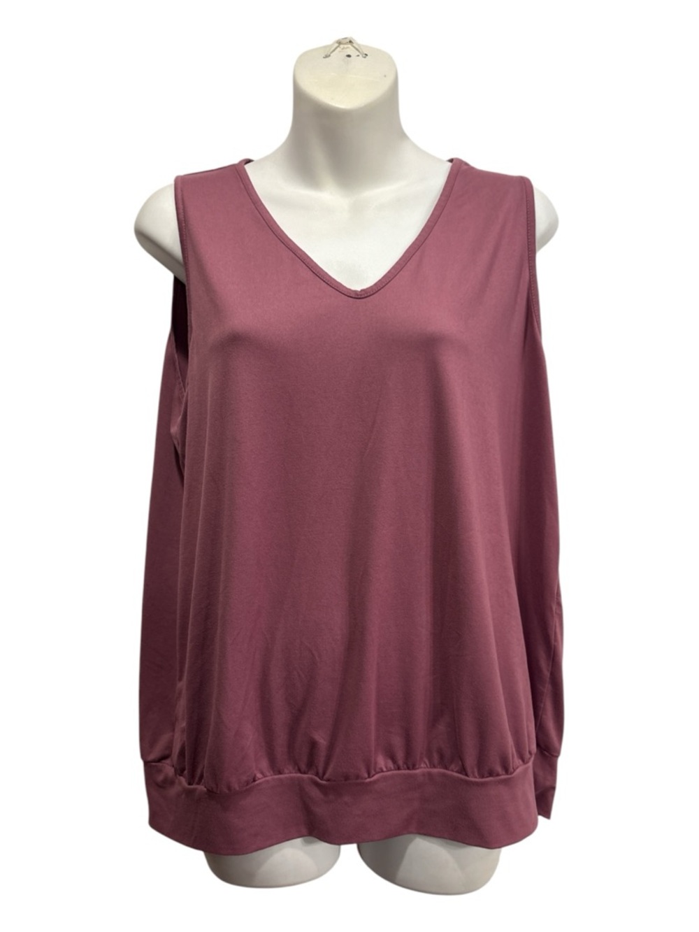 Tank top V-Neck Sleeveless  in Mauve/dusty rose. Size XL. Has band around bottom